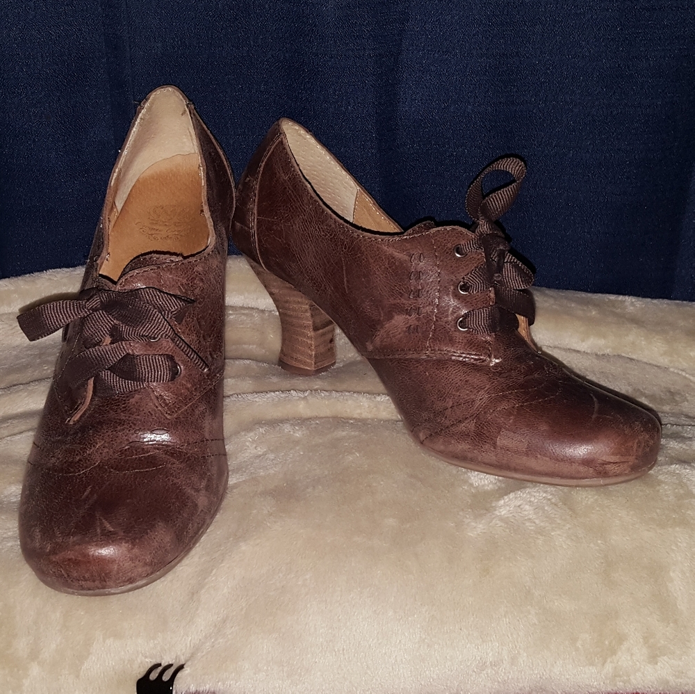 Liberty vintage lace up heels